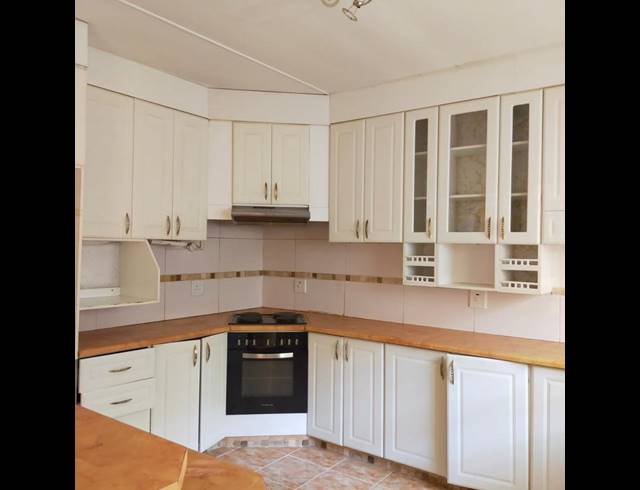 3 BEDROOM TOWNHOUSE FOR SALE IN FAIRVIEW